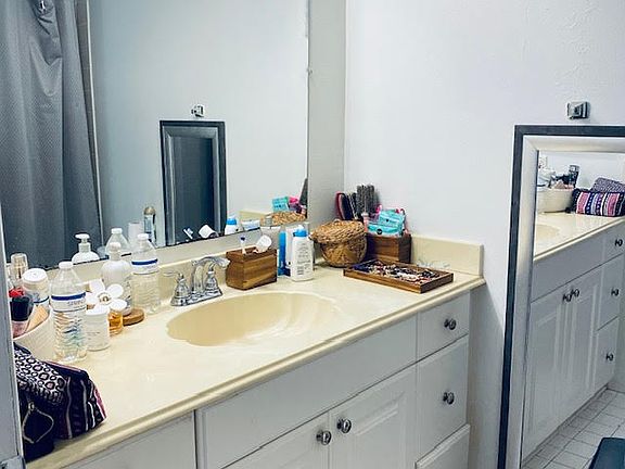 2nd image of 1104 Bahama Bnd APT E1