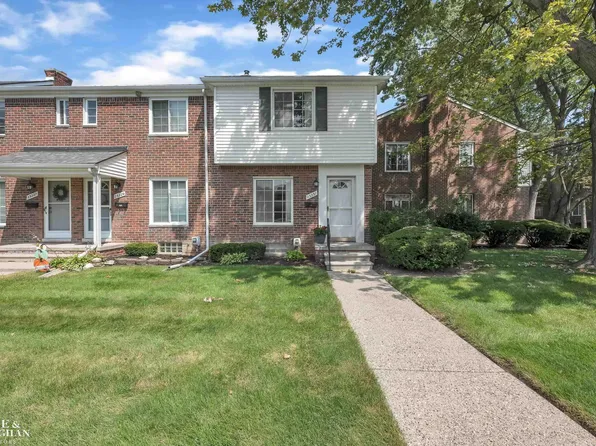 23231 Edsel Ford Ct, Saint Clair Shores, MI 48080