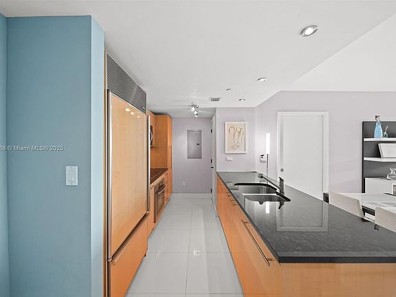 4th image of 6801 Collins Ave #1214-1206