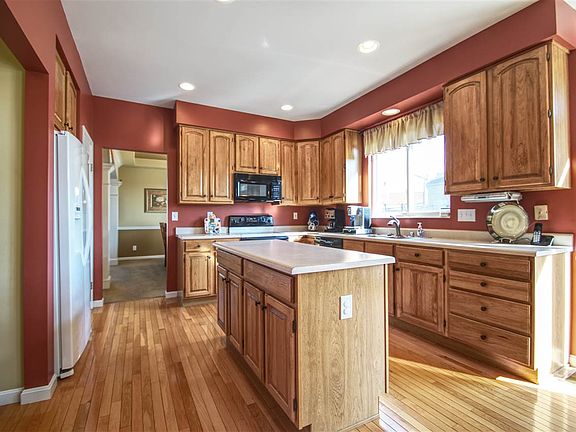 5th image of 8304 Woodcreek Dr