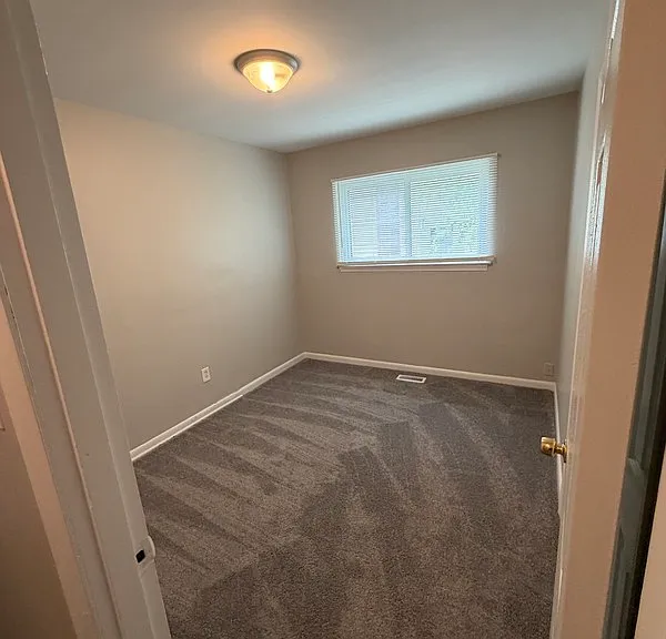 29708 Grandview St — Photo 7