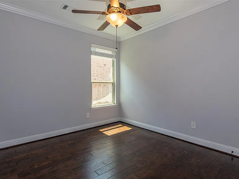 7 Whispering Thicket Pl — Photo 18