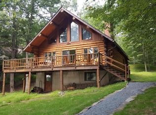 122 Upper Lakeview Dr, Hawley, PA 18428