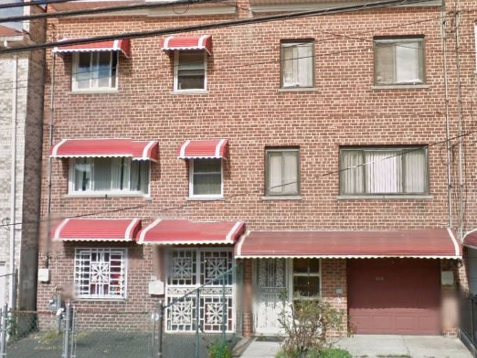 1st image of 861 E 223rd St