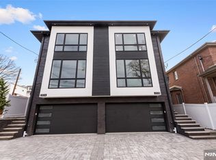 230 8th St #B, Palisades Park, NJ 07650