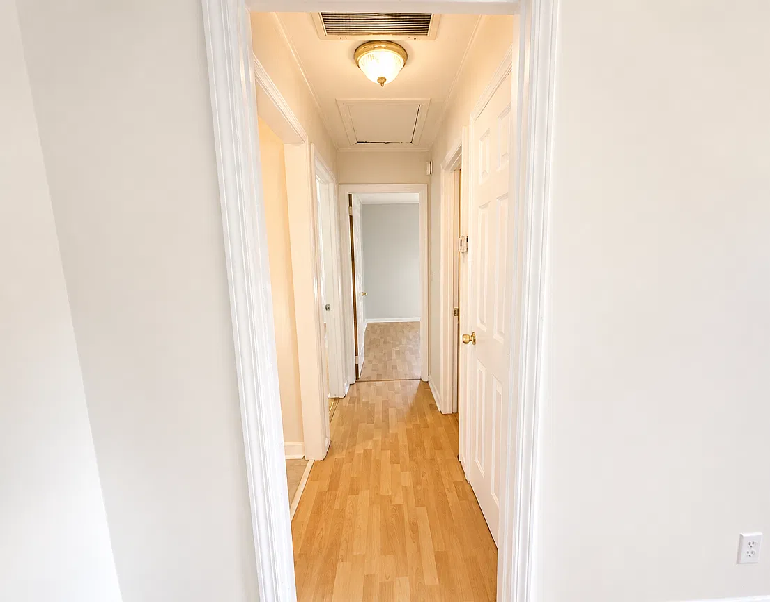 2 bed, 820 sqft, $4,100 — Photo 3