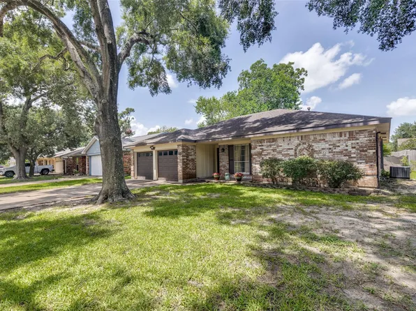 16131 White Star Dr, Houston, TX 77062