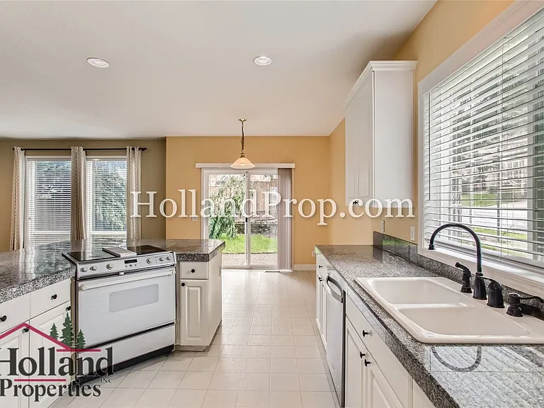 15105 SW Ruby Ct — Photo 6