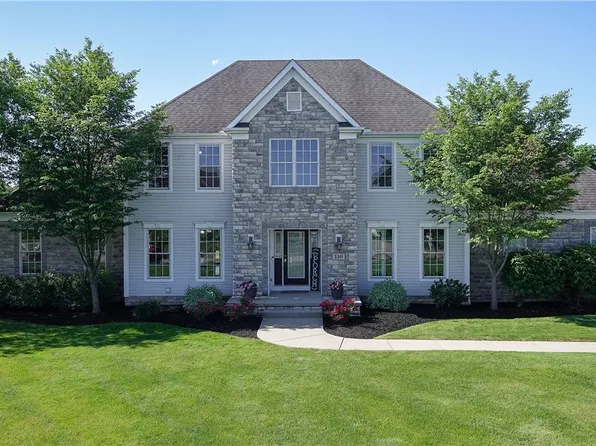 110 Yorkshire Dr, Aurora, OH 44202