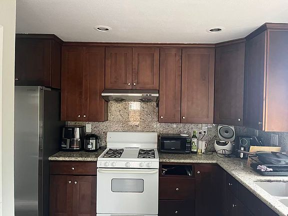 2nd image of 10695 Brookhollow Ct