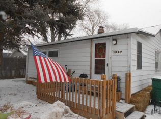 1307 Idlewild Dr, Round Lake Beach, IL 60073