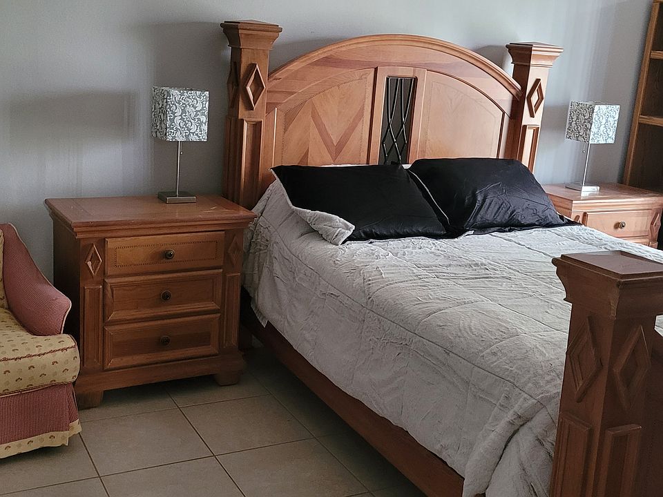 1st image of 7099 Sailview Ct #18