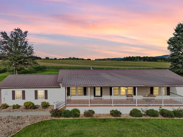 10131 Sontag Rd, Martinsville, VA 24112