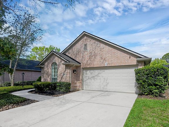 3rd image of 15 Rockledge Dr