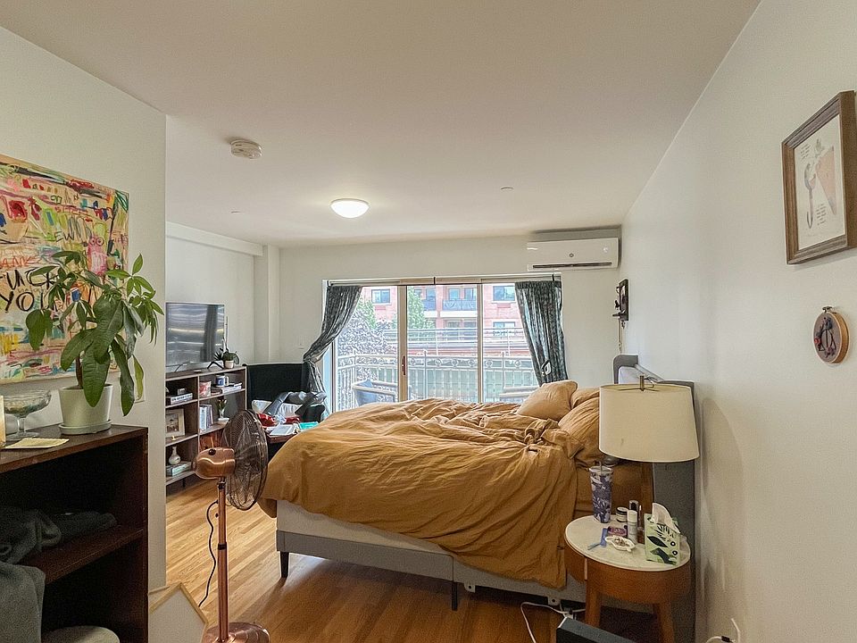 1st image of 31-32 31st St #3D