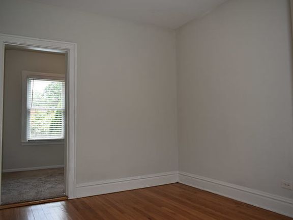 3rd image of 8051 Kildare Ave