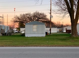 14 Weavers Ct, Paxton, IL 60957