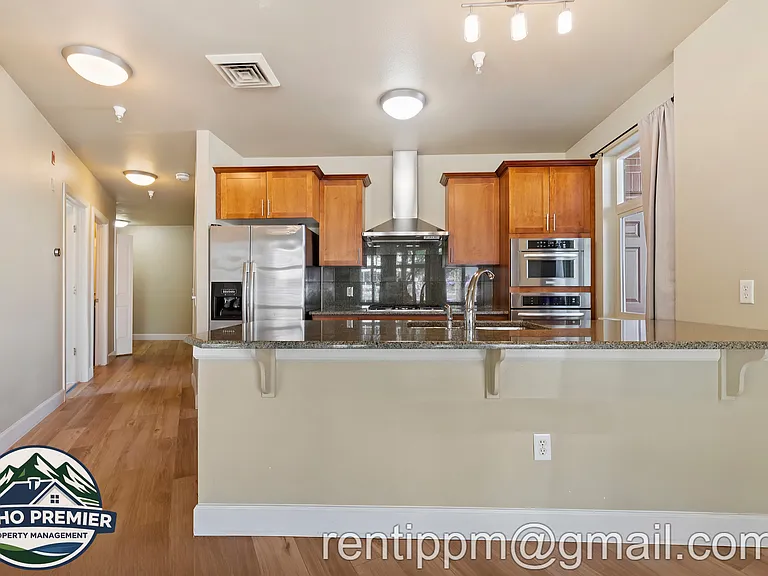 406 S 13th St #104 — Photo 8