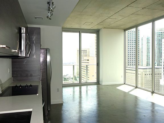 4th image of 151 NE 1st St #2201