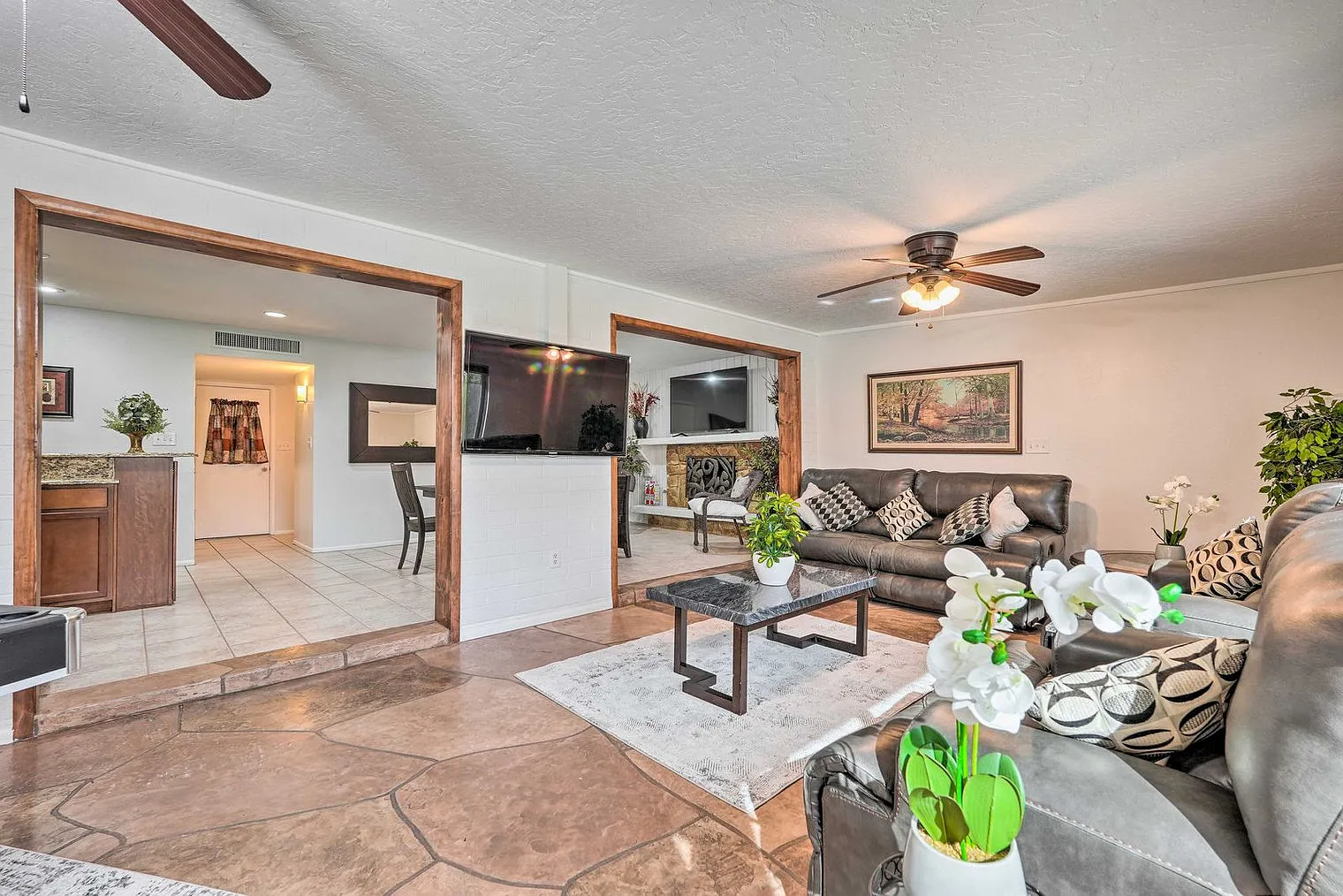 3 bed, 2.0 bath, 2389 sqft, $8,817 — Photo 1