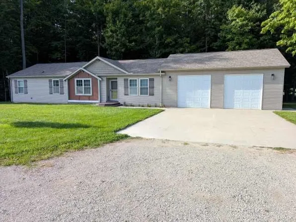 46408 8th Ave, Bloomingdale, MI 49026