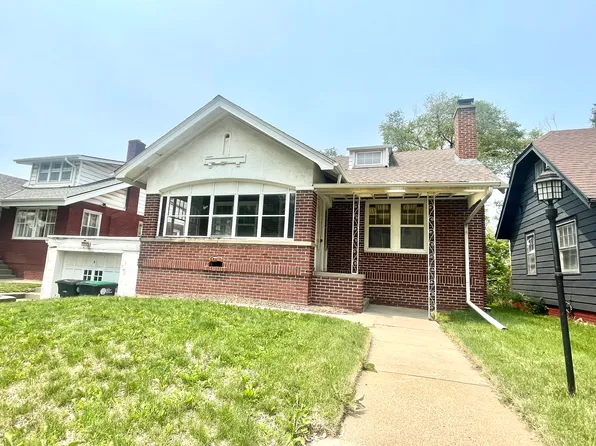 136 N 43rd St, Omaha, NE 68131