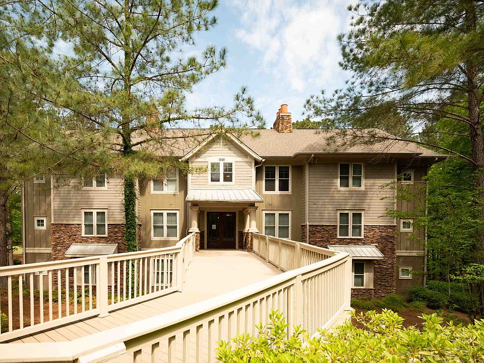 1st image of 1040B Creekside