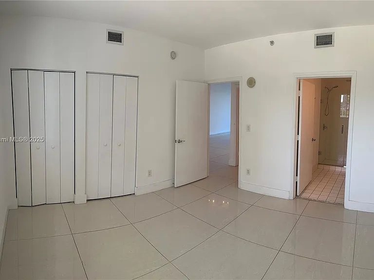 601 NE 36th St #706 — Photo 12