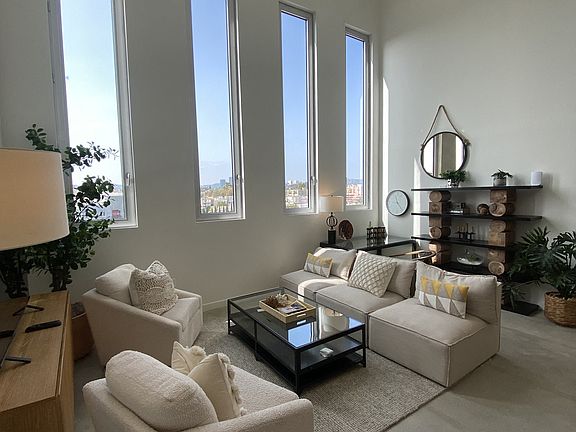 3rd image of 3630 Overland Ave #309