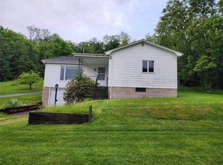 454 4th St, Smithton, PA 15479