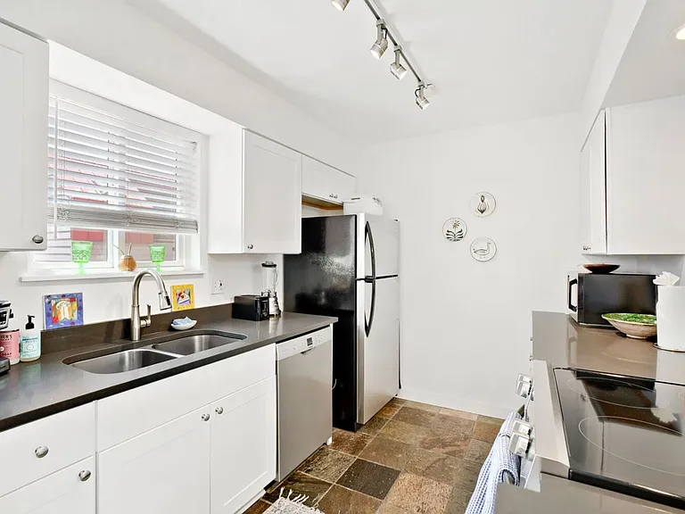 790 Walnut St #D — Photo 17