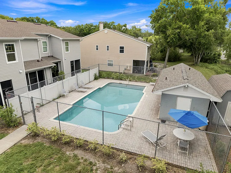 8511 J R Manor Dr — Photo 46