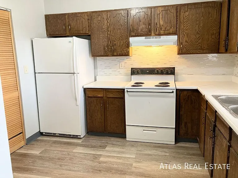 1017 Delaware Dr #2 — Photo 3
