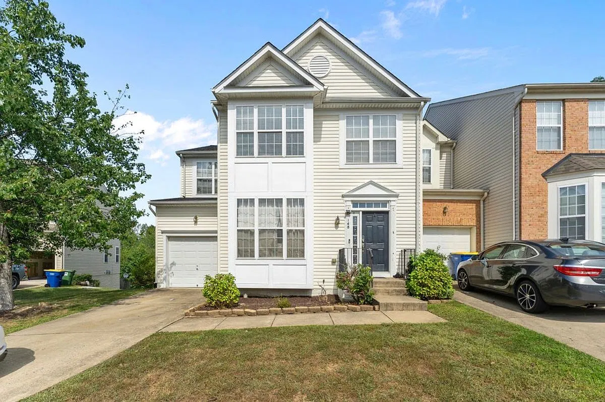5 bed, 4.0 bath, 3222 sqft, $3,150 — Photo 2