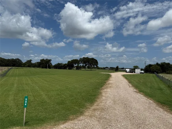 584 Birdsong Ln, Waco, TX 76705