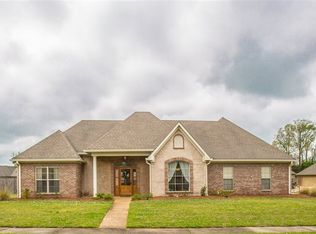126 Rockbridge Cir, Clinton, MS 39056