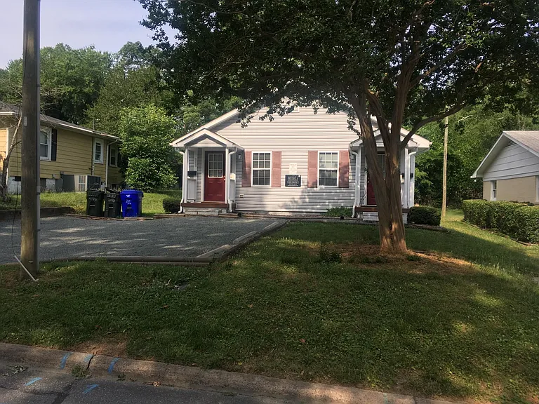 207 N Roberson St #A — Photo 1
