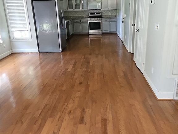3rd image of 5207 Leeward Ave