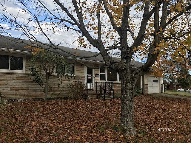 1st image of 131 Riverview Dr
