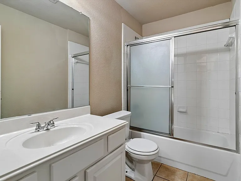 5001 Lake Crest Dr — Photo 16