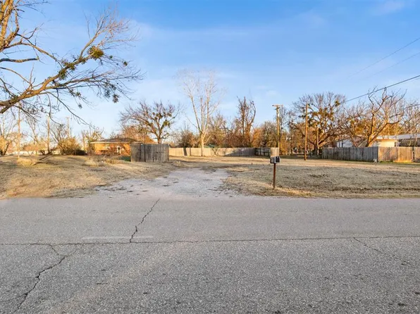 311 S 12th St #12, Tecumseh, OK 74873