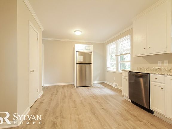4th image of 606 Pine Creek Dr