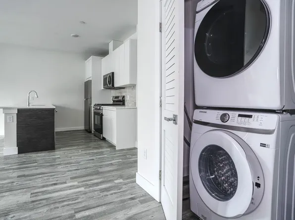 140 Avenue B image 14 of 15