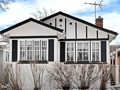 6219 N Maplewood Ave, Chicago, IL, 60659