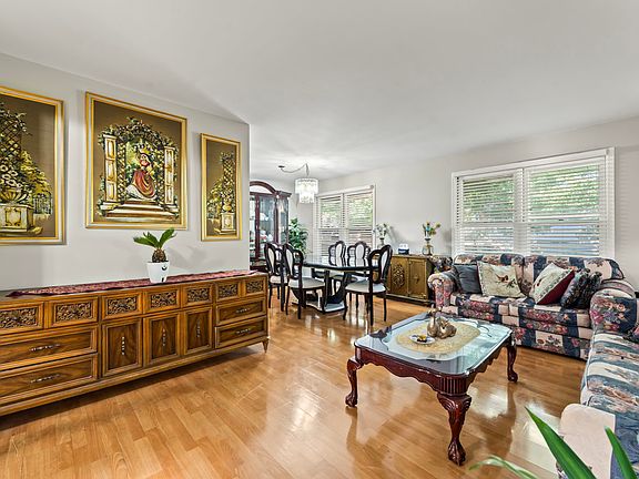 4th image of 124 Richmond Dr