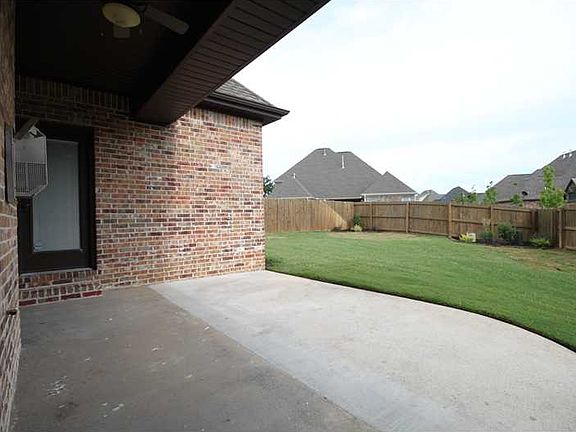 3rd image of 4214 Willowbend Dr