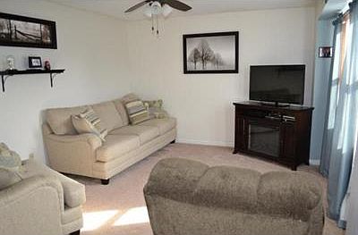 2nd image of 1010 Chapman Ave