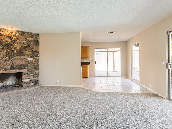 3rd image of 42426 Acacia Ave