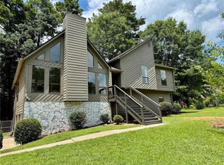 2592 Deerfield Cir SW, Marietta, GA 30064