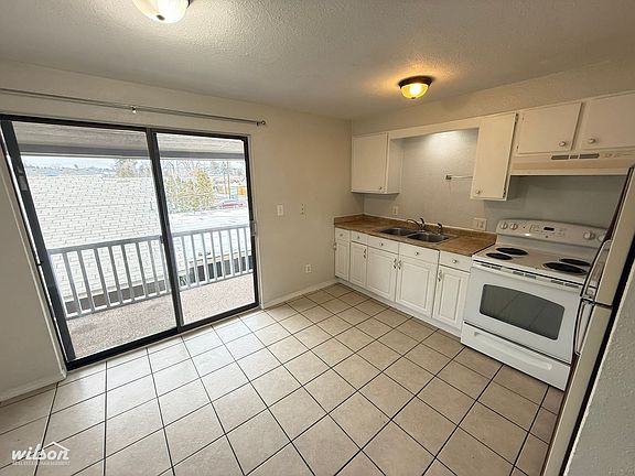 3rd image of 1403-1405 Roosevelt Ave #D